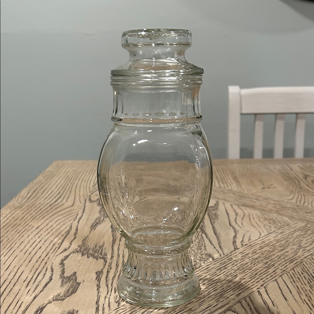 Vintage Dakota glass Apothecary Jar with lid